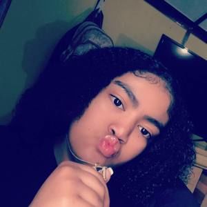 Meet your Posher, Mia